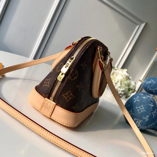 Vuitton Louis ALMA BB 0207